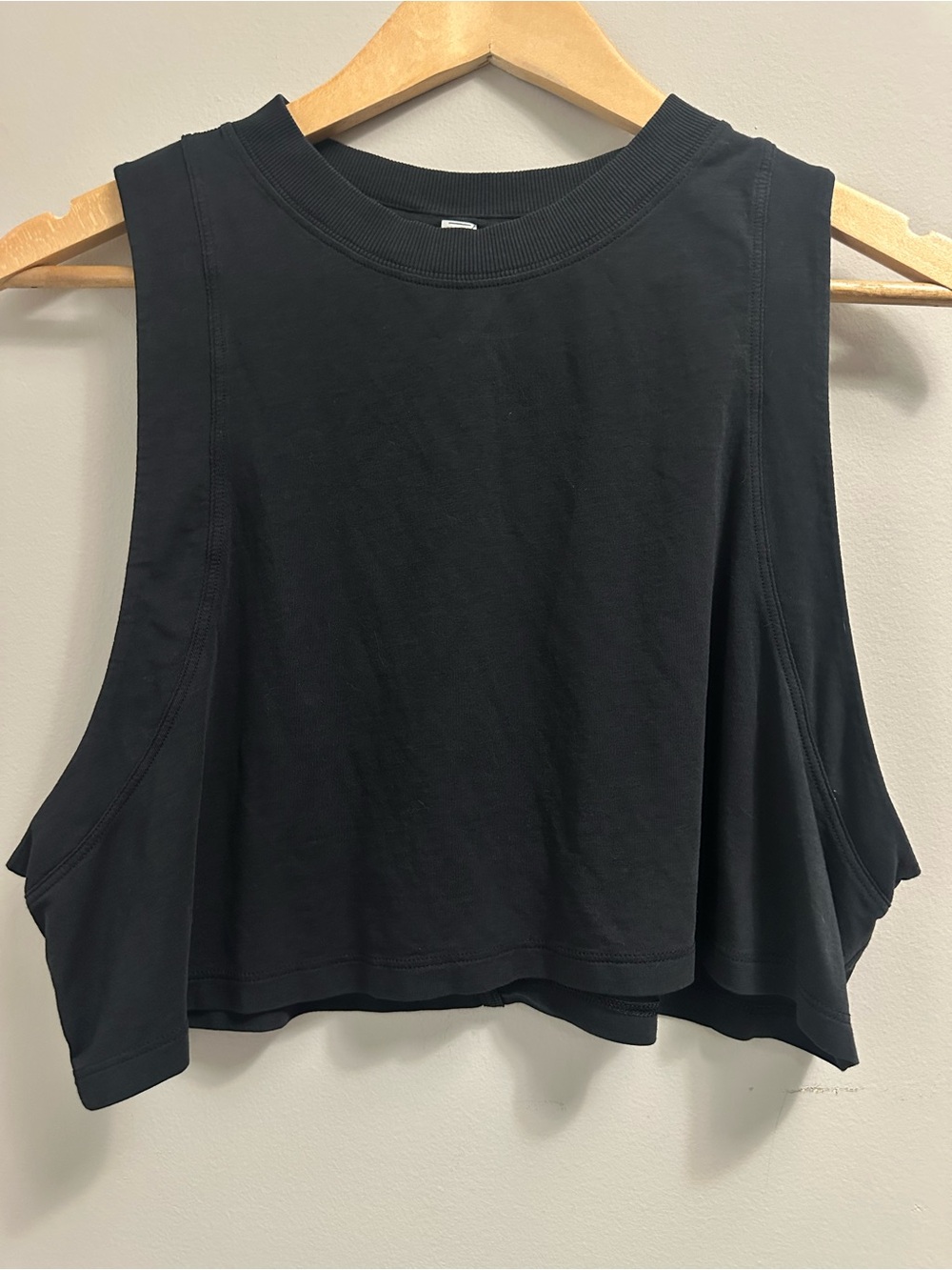 Lululemon Black Sleeveless Crop Tank Top